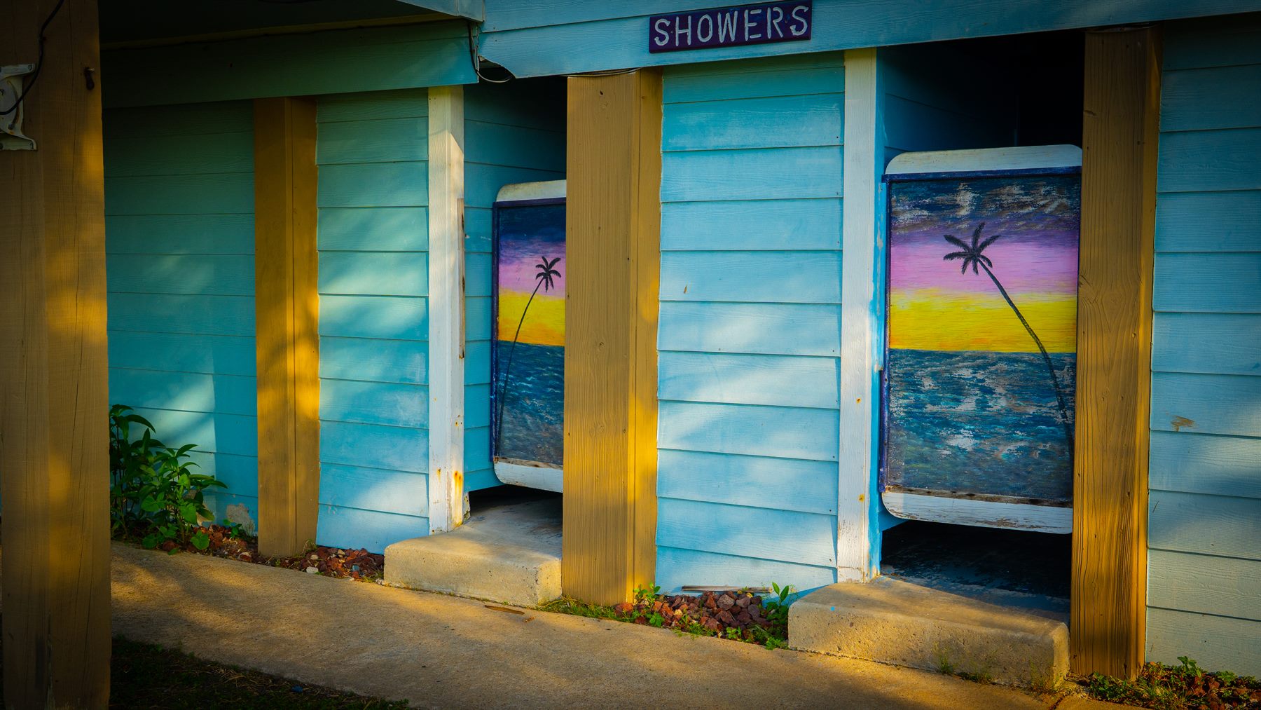 outdoor showers at Crystal Beach RV resort